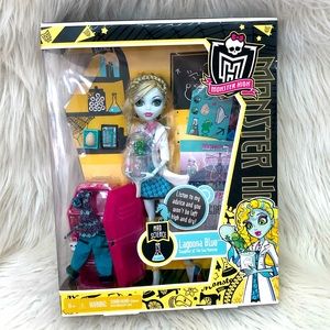 Monster High LAGOONA BLUE ‘Mad Science’ 2011